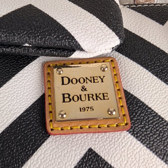 NWT Dooney and Bourke Chevron Tote w/matching pouch and keychain - Picture 3 of 6